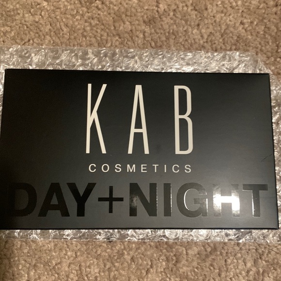 KAB Cosmetics Day and Night Palette - Picture 2 of 2